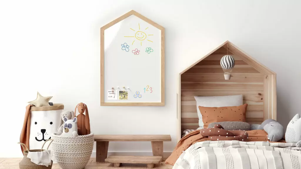 Magnettafel – Magnetisches, trocken abwischbares Whiteboard in Form eines Hauses, mit Holzrahmen