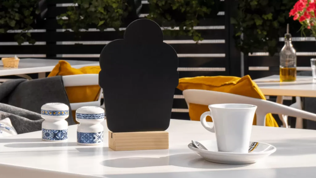 Doppelseitige EIS FORM EINES EISBECHERS Kleine Tafeln 4 Stück Set mit Staffelei, Dekorativ Deko, Kreidetafel