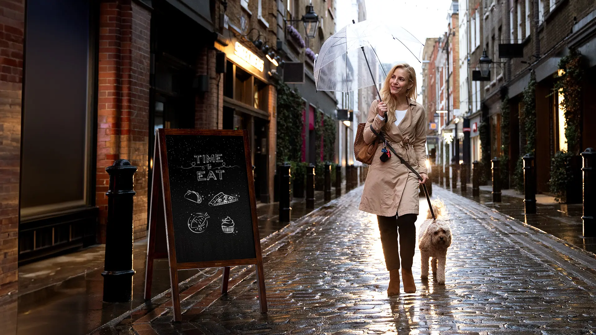 Kundenstopper – wasserfest mit lackiertem Holzrahmen 118x61 cm