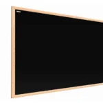 Schwarze magnetische Kreidetafel mit Naturholzrahmen 100x80 cm